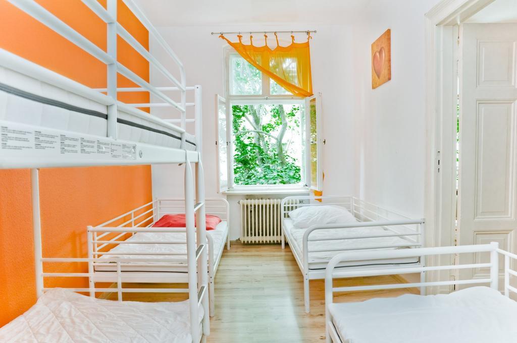 Sleep Cheap Hostel ベルリン エクステリア 写真
