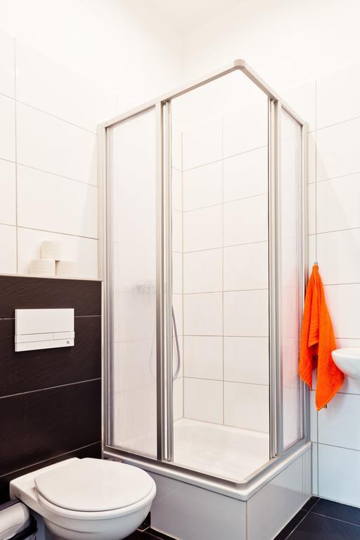 Sleep Cheap Hostel ベルリン エクステリア 写真